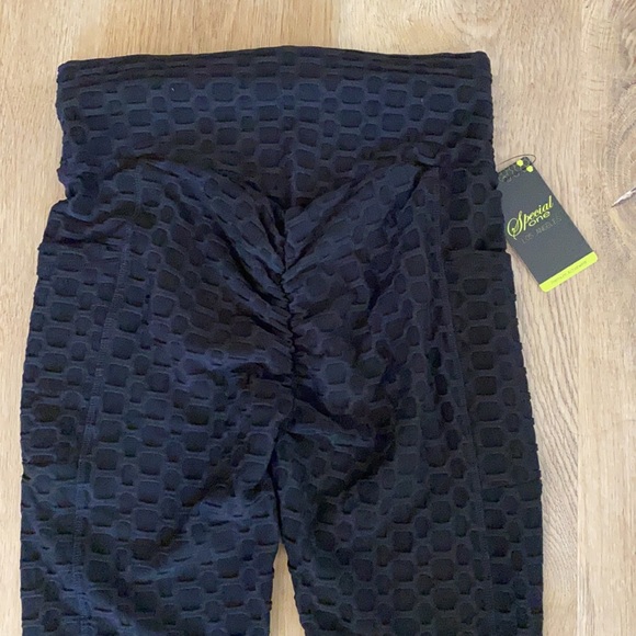 SEXY🔥SCRUNCH BOOTY LEGGING 🔥 BLACK NWT ❤️ - Picture 7 of 8